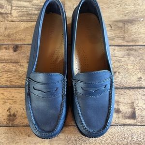 G.H. Bass & Co. WeeJuns Navy Leather Loafers - sz 8